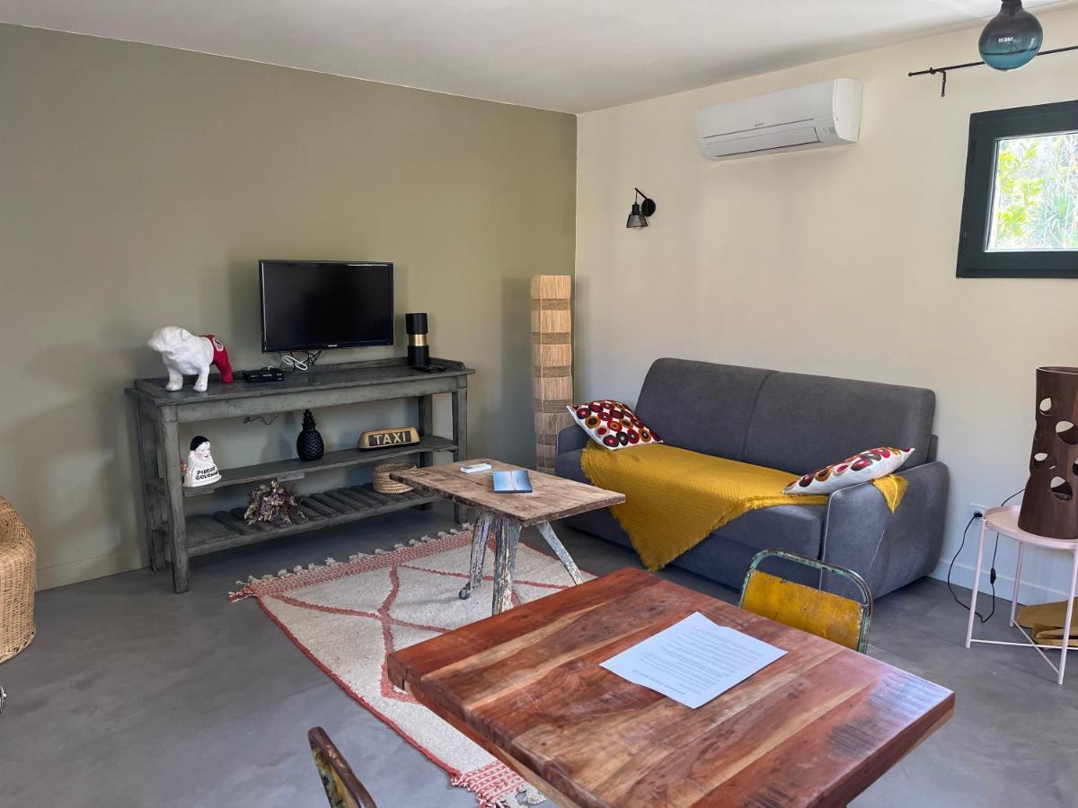 Studio Dans Les Alpilles Apartamento Fontvieille Exterior foto